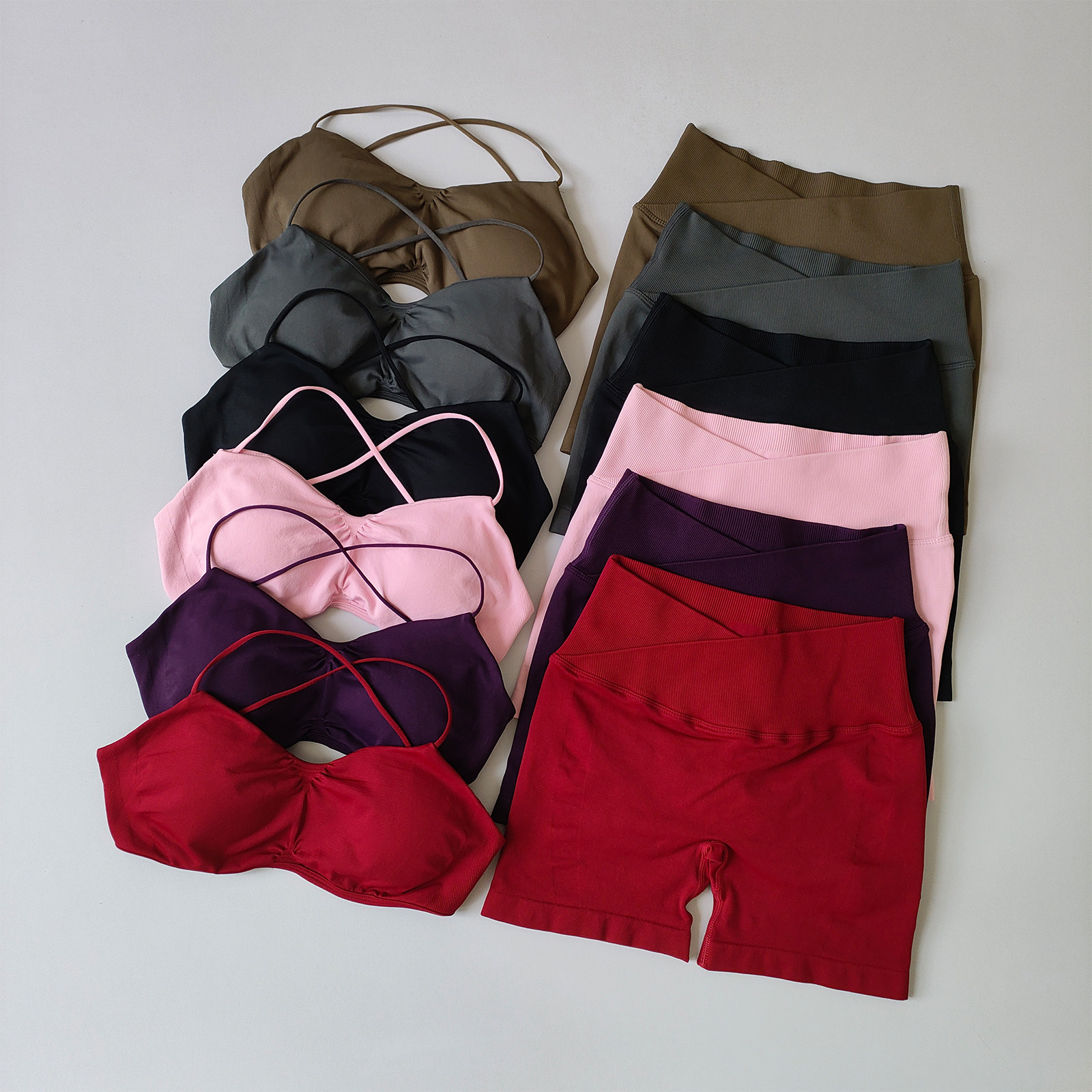 Pilates Yoga Kit - Nahtlose Yoga-Sets, hochelastische, pfirsichfarbene, hüfthebende Sport-Dreiviertelhosen,